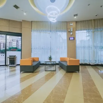 Junyi Chain Hotel (Yudu Longzheng Plaza)