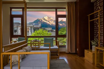 XianglinYajingXueyueSnowJoySnowMountainViewLightLuxuryGardenVillaforSeekingTranquility