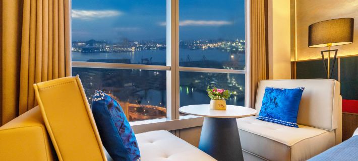 WHALE ISLAND Whale Island Hotel (Zhongshan Square Furama International) Dalian otelleri