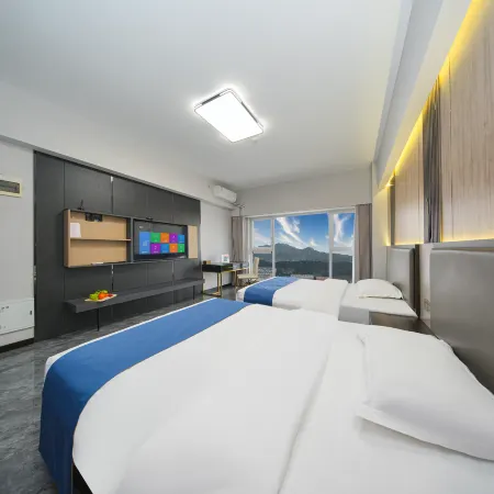 Weihai Lanye Scenic Hotel (Huoju 8th Street International Coastal Baths)