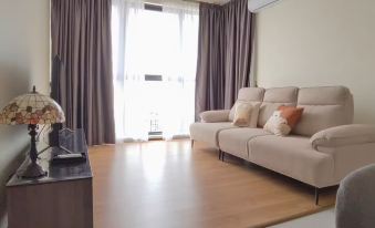 Leisure City NightView 2BR Urban Suites Georgetown