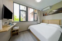 Shenyang Qingju Theme Hotel
