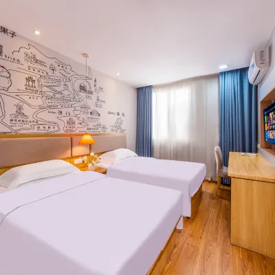 Zhuhai Guozi Dance Hotel (Wan Chai Port International Convention and Exhibition Centre Branch) Hotels near Wanzai Port