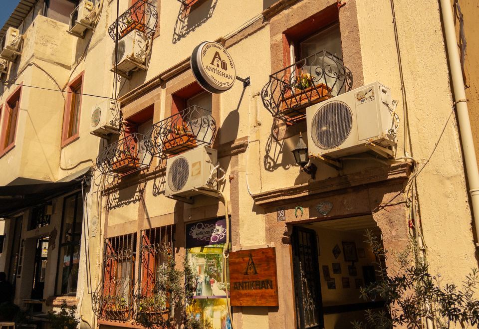 Historical Greek Mansion Antikhan의 외관