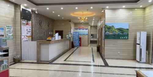 Hengfeng Hotel (Gangu Shangdu Baihui) فنادق في قانغ قو