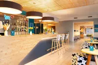Hey Lou Hotel Piding - bars