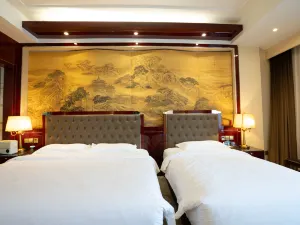 Golden Peacock Hot Spring Garden Hotel