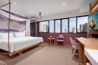 Xi Er Man Hotel (Huaguoyuan Twin Towers Fangyuanhui Dolphin Plaza)
