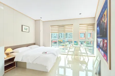Seaside Anlewo Boutique Apartment (Qingdao Ferry Terminal Jinmao Bay Shopping Center) Hotel in zona Wanghai Pavilion