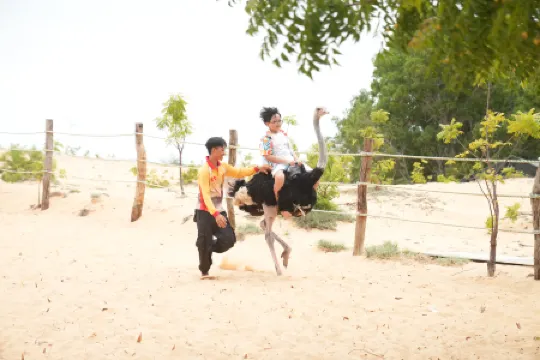 Bau Trang U&ME Glamping Resort Отели рядом с достопримечательностью «White Sand Dunes»