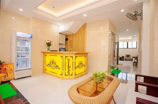 Yen Indochine Hotel Отели рядом с достопримечательностью «AB Central Square Nha Trang»