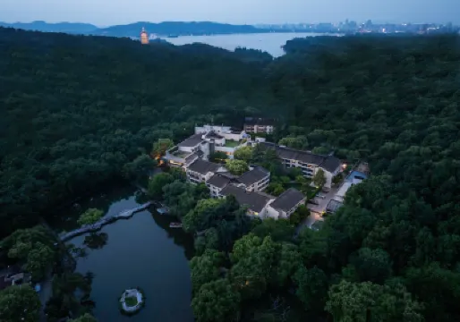 West Lake Vishwa Resort Hotels near Leifeng Tower