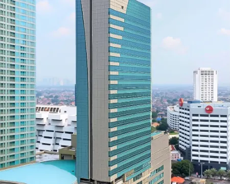 Grand Whiz Hotel Praxis Surabaya Hotels in Genteng