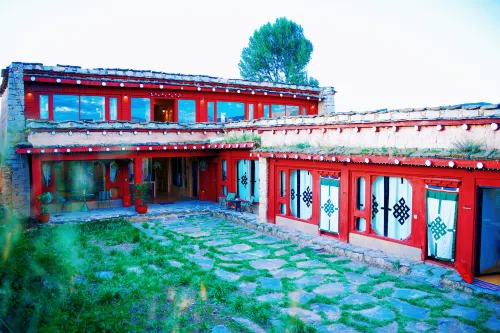 Arro-KhmtSang Hotels in Litang