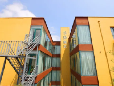 Rujia Huayi Selected Hotel (Fenzhou Market Xiguan Zhengjie Branch) Hotels in Fenyang