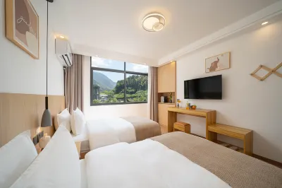 Warm and cool homestay Hotels near Yunhe Terrace Scenic Area Terrace Commune