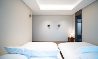 Oceanfront Panorama by COMOCASA