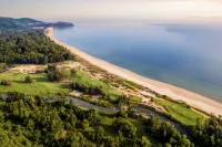 Laguna Parkside Lang Co Hotels in Phu Loc