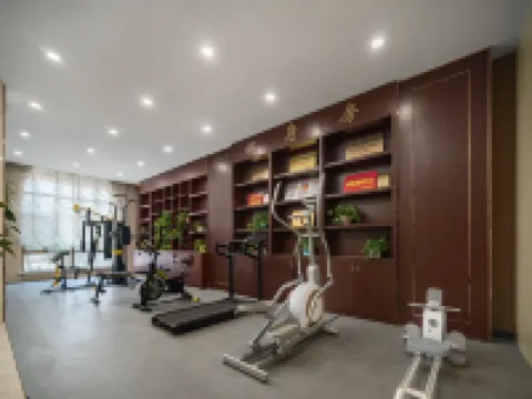 阿拉爾沙棗花香大酒店(胡楊河商業街塔里木大學店) 阿拉爾酒店