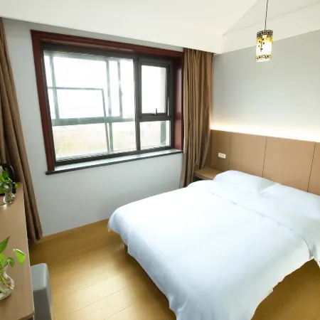 Luanchuan Junyue Business Hotel