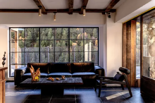 Xunguang Yuegui · Snow Mountain Secret Boutique Stay (Mount Siguniang Scenic Area)