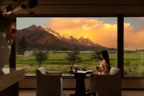 山眷雲·日照金山·田也咖啡·雪山全幅畫景飯店 精選 Photos