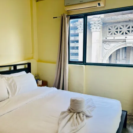 Sukhum Charoen Krung Tak-Sin bridge guest house Отели рядом с достопримечательностью «Мост Таксин»