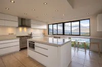 QT Paradise: Panoramic Views & Elegant Comfort - Villas