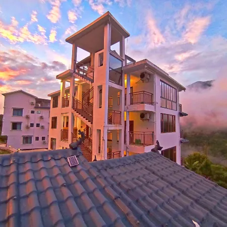 Jinxiu Fairyland Mountaintop b&B