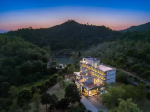 Ruoyi ROY (Huizhou Boluo Mount Luofu)