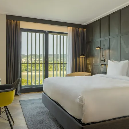 Four Points by Sheraton Budapest Danube Отели рядом с достопримечательностью «04. Уйпешт»