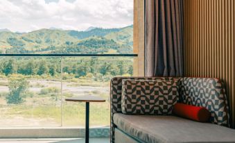HOLIDAY INN EXPRESS NALATI