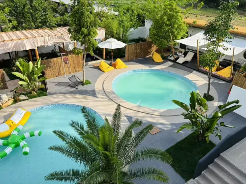 Beside the Yunshe Tang Spring in Qishan