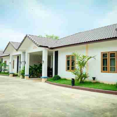 Wangthatum Hotel Exterior