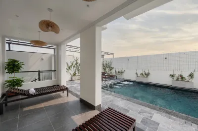 ALUNA HOTEL 泰國六寺（Thai Vi Temple）附近的飯店