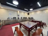 Guipu River View Homestay (Fenghuang Ancient Town Fengyu Bridge) - พร้อมอาหารเช้า