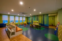 2BR Uptown BGC-33Floor view and near Malls and Restos