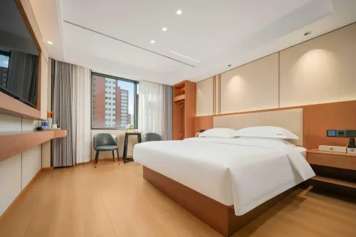 Jujia Hotel (Zhaotong Hejing Plaza) - parking