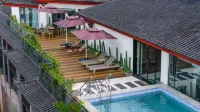IntercityHotel Lijiang Ancient Town and Great Water Wheel - مسبح على السطح