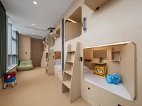 Qiantang Guanyun High-Rise River View Luxury Youth Hostel (Hangzhou Xingyi Subway Station) - parking