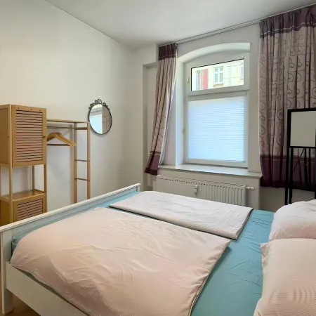 Düsseldorf City Center 2-Bedroom Apartment with Kitchen