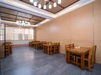 โรงแรมเฟยฟานหยุนจวี้ (ตำบลหยีส่วยหยวนตงโถว) - พร้อมอาหารเช้า