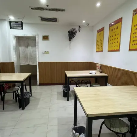 7 Days Inn (Yuncheng Nanfeng Square Yanhu Branch)
