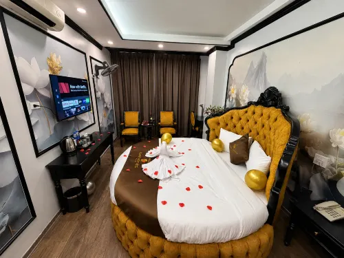 Crown Luxury Hotel - bar