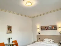 Zhonxin Business Hotel - parking