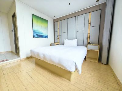 Holiday Yangguang Express Hotel
