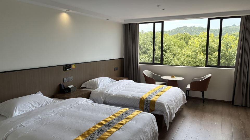 Fengyi Business Hotel
