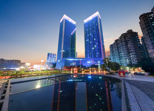 Yunshe Hotel (Luzhou Wanxianghui Jiale Century City) - Bãi đậu xe
