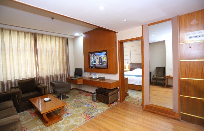 Huachi Longxing Hotel