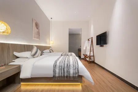 Floral Lux Hotel·Yixing Yuyang Huaiyu Homestay Отели рядом с достопримечательностью «Yao Hu Town»